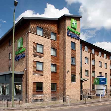 Holiday Inn Express Hemel Hempstead, An Ihg Hotel Экстерьер фото