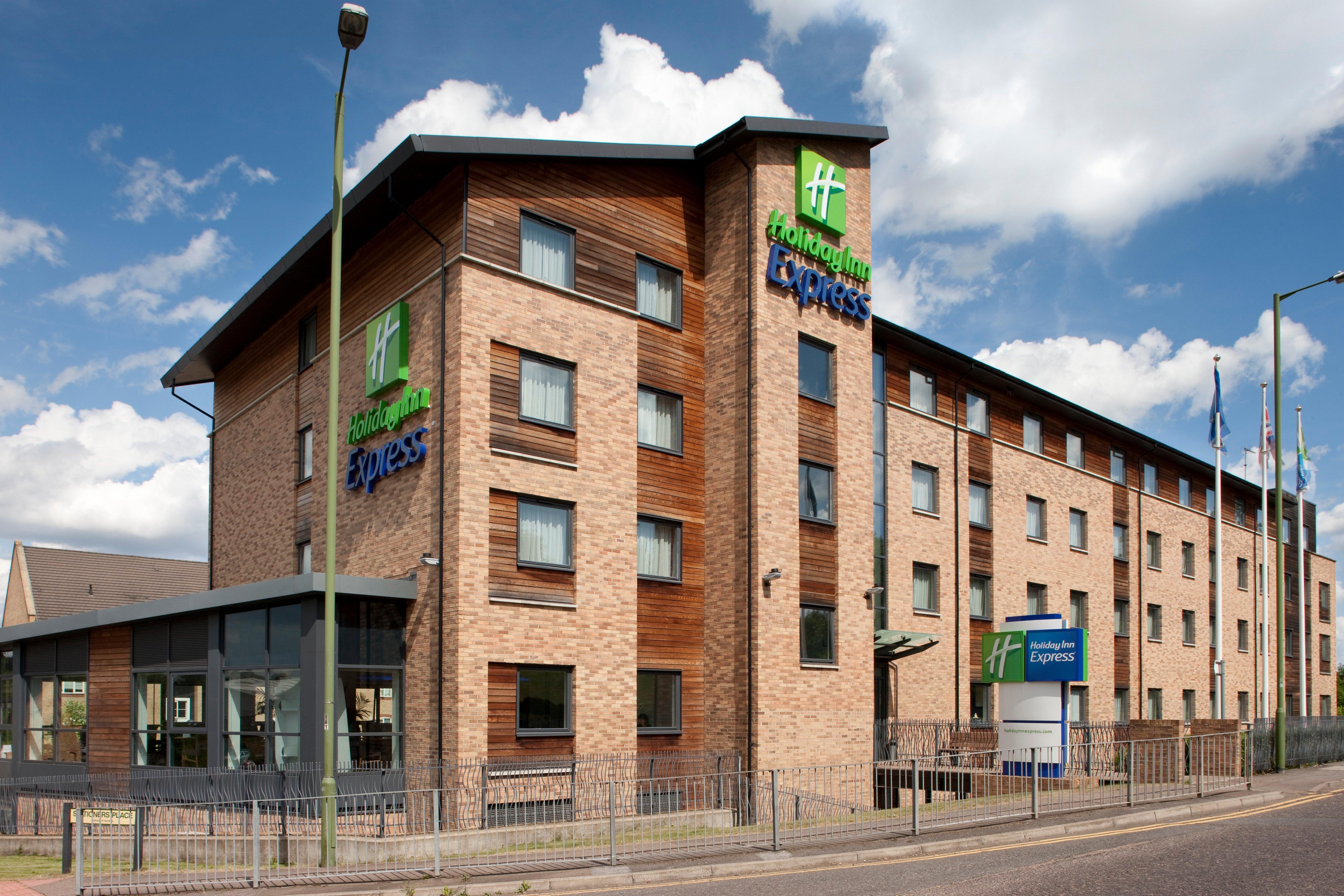 Holiday Inn Express Hemel Hempstead, An Ihg Hotel Экстерьер фото