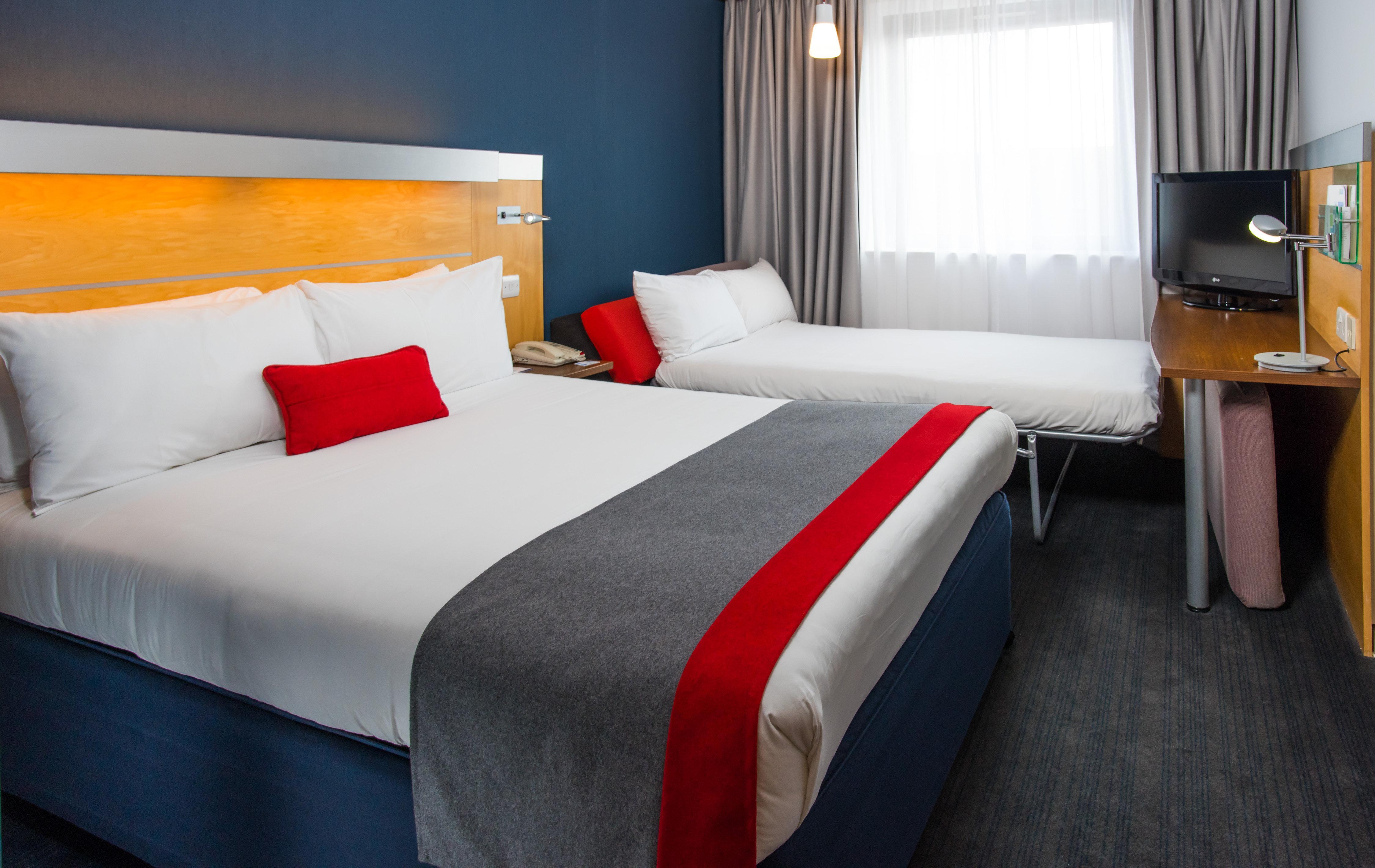 Holiday Inn Express Hemel Hempstead, An Ihg Hotel Экстерьер фото