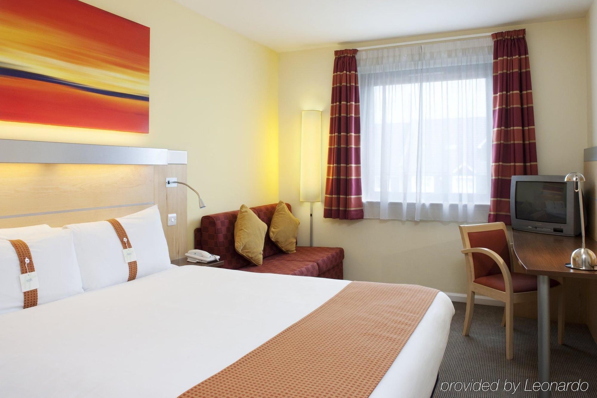 Holiday Inn Express Hemel Hempstead, An Ihg Hotel Номер фото