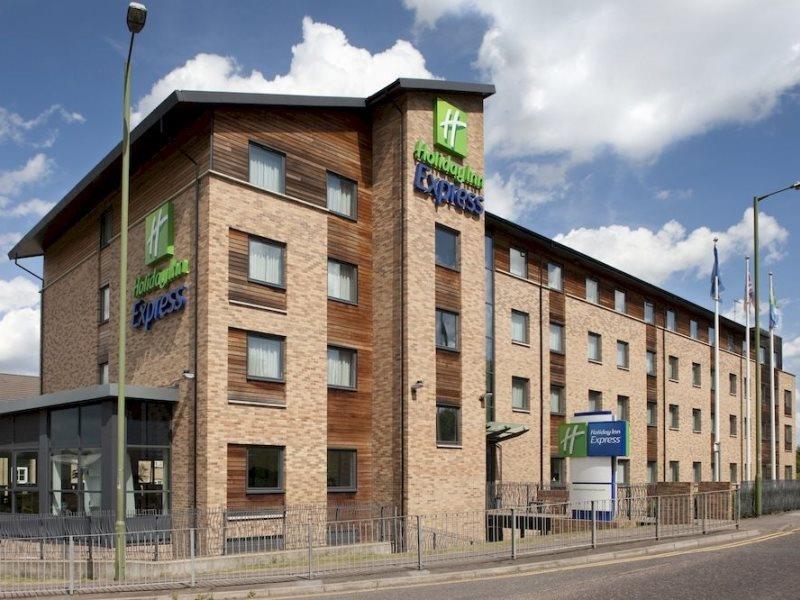 Holiday Inn Express Hemel Hempstead, An Ihg Hotel Экстерьер фото