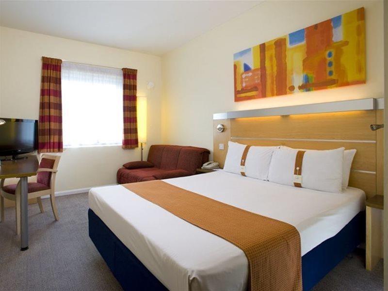 Holiday Inn Express Hemel Hempstead, An Ihg Hotel Экстерьер фото