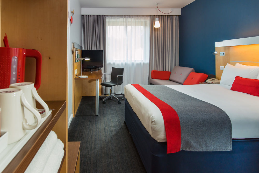 Holiday Inn Express Hemel Hempstead, An Ihg Hotel Экстерьер фото